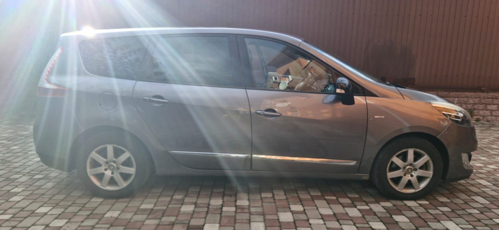 Авто Renault Grande Scenic