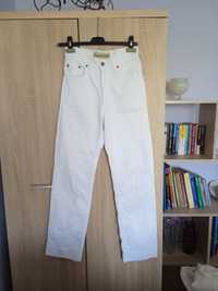 Włoskie białe spodnie jeansowe Passport XS /S