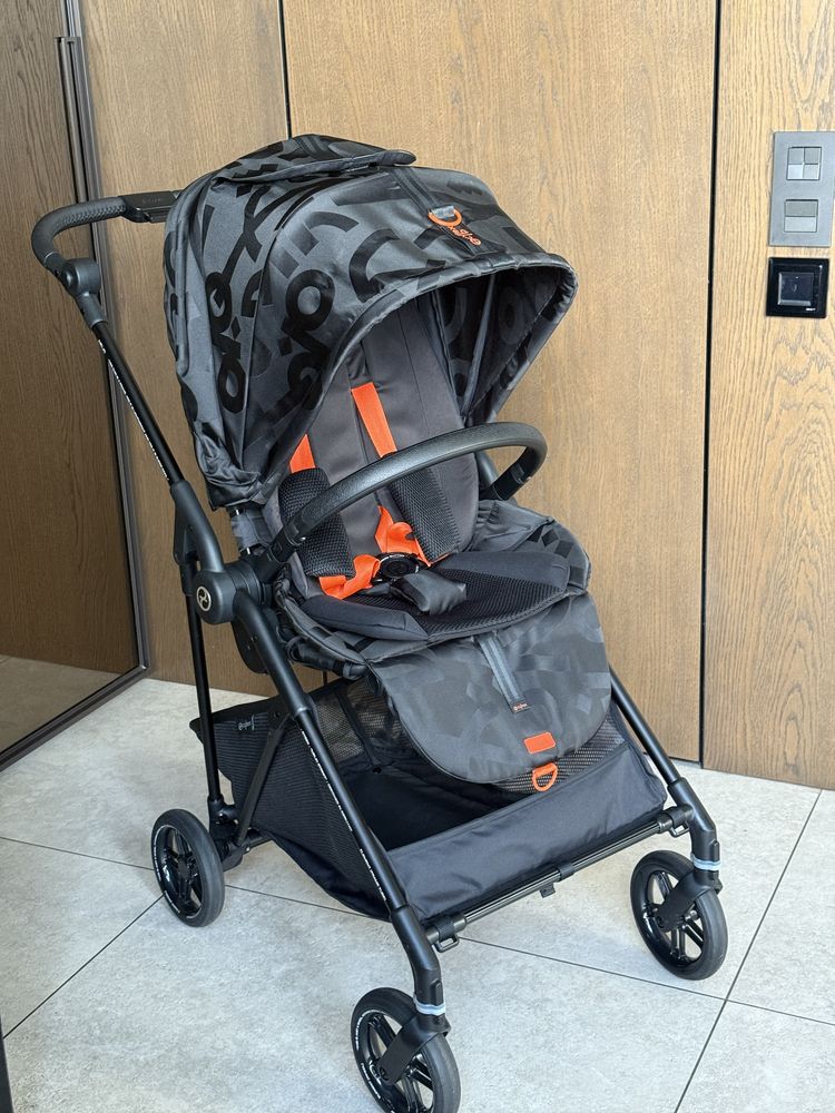Прогулянкова коляска Cybex Melio Street Real Black