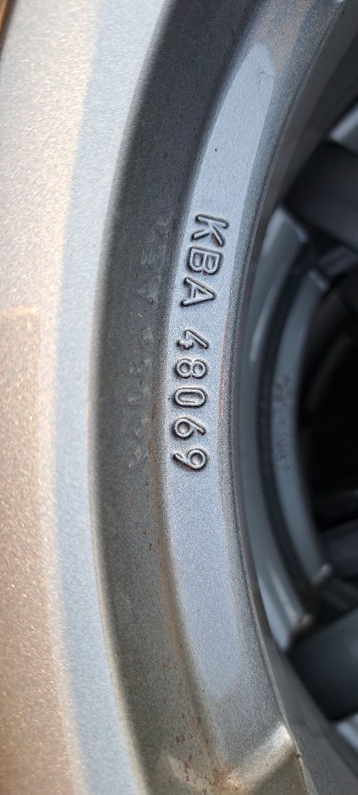 Felgi aluminiowe 16" z oponami Mazda Cx 3 itp