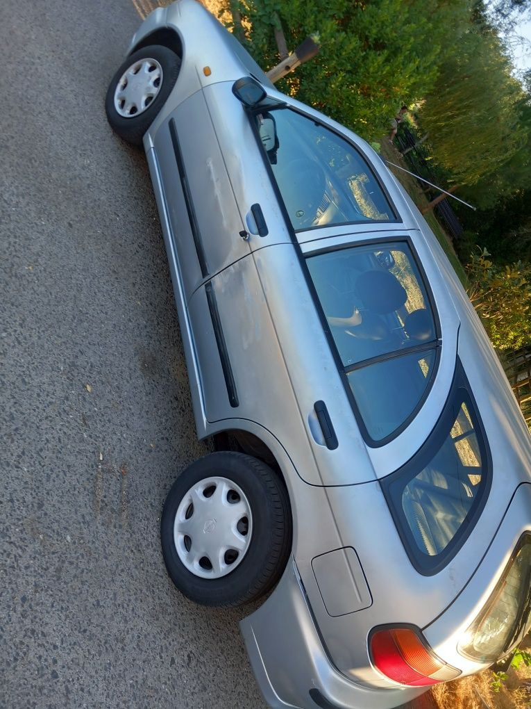 Nissan almeira 1.4 GX