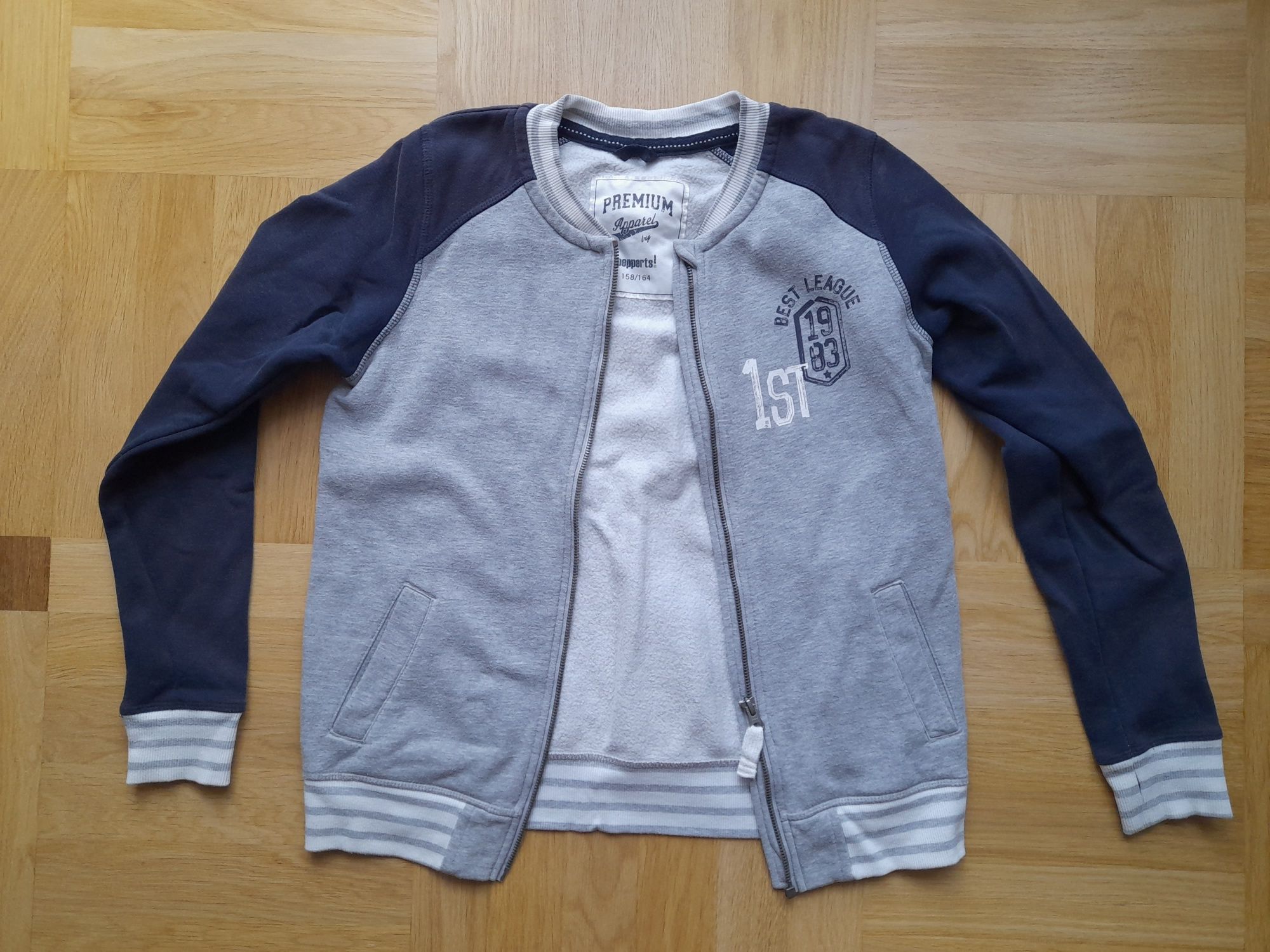 Zamienię 2 bluzy rozpinane dla chłopca r.158/164