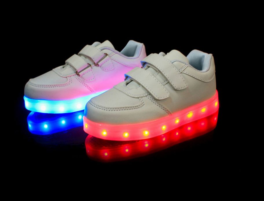 SWIECACE BUTY LED białe na rzepy dla dzieci za pobraniem r 21 22 7kol