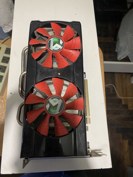 Відеокарта Hd 7850 артефакти! Не робоча!