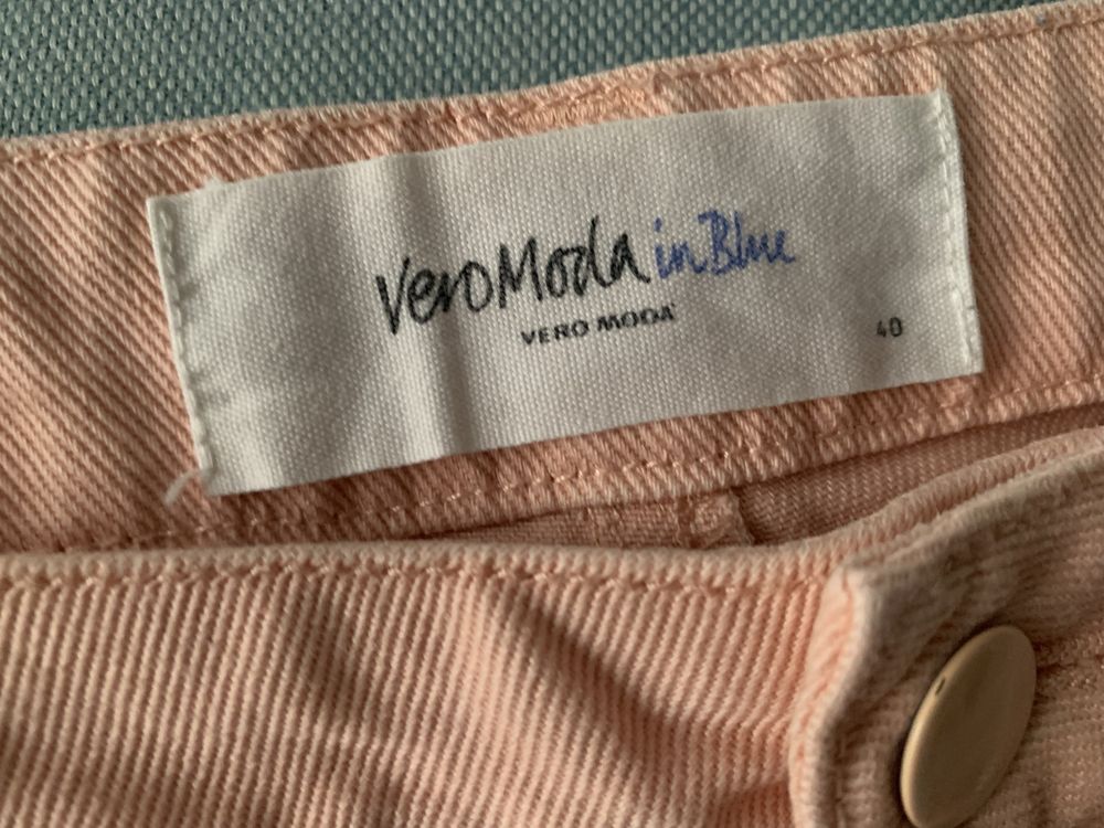 Krótkie jeansowe szorty Vero Moda rozmiar EUR 40