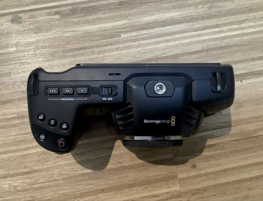 Blackmagic Pocket Cinema Camera 4K + klatka, używana, w pełni sprawna