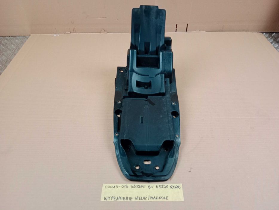 SUZUKI SV 650 X Wypełnienie Stelaża Tył Nadkole 2020