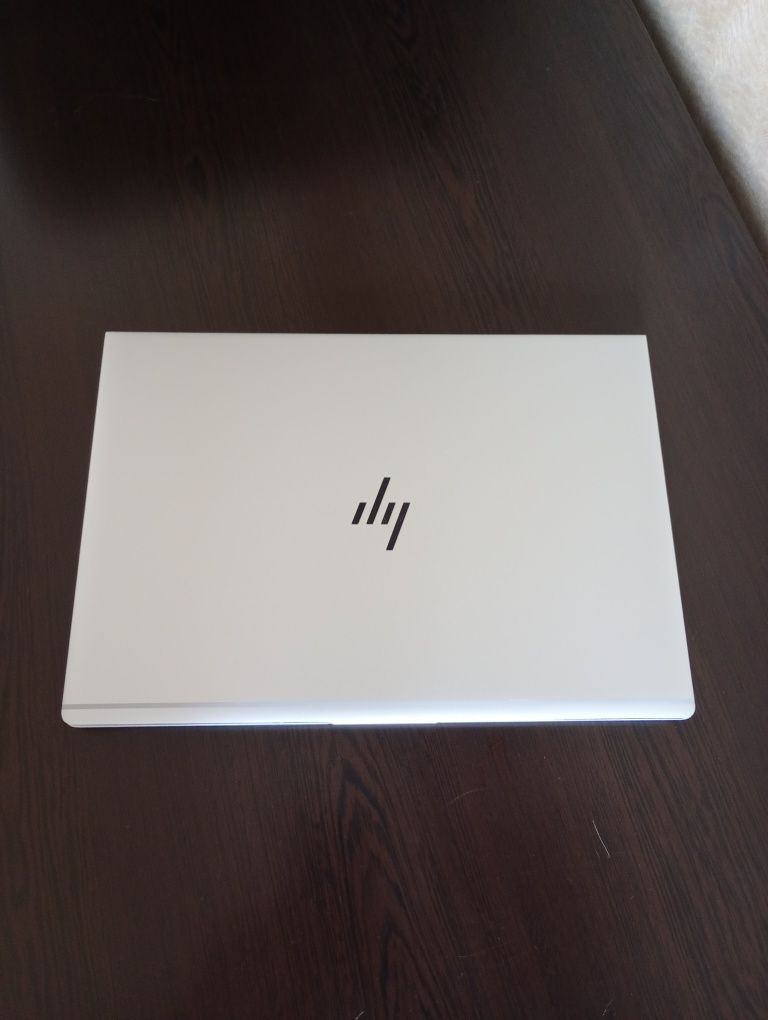 HP Elitbook 1040 G4 Linux Debian