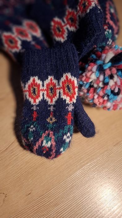 Ciepły zestaw czapka + rękawiczki 6/9 miesięcy