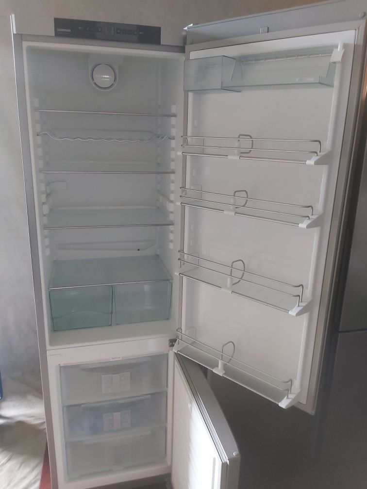 Холодильник Bosch металлик