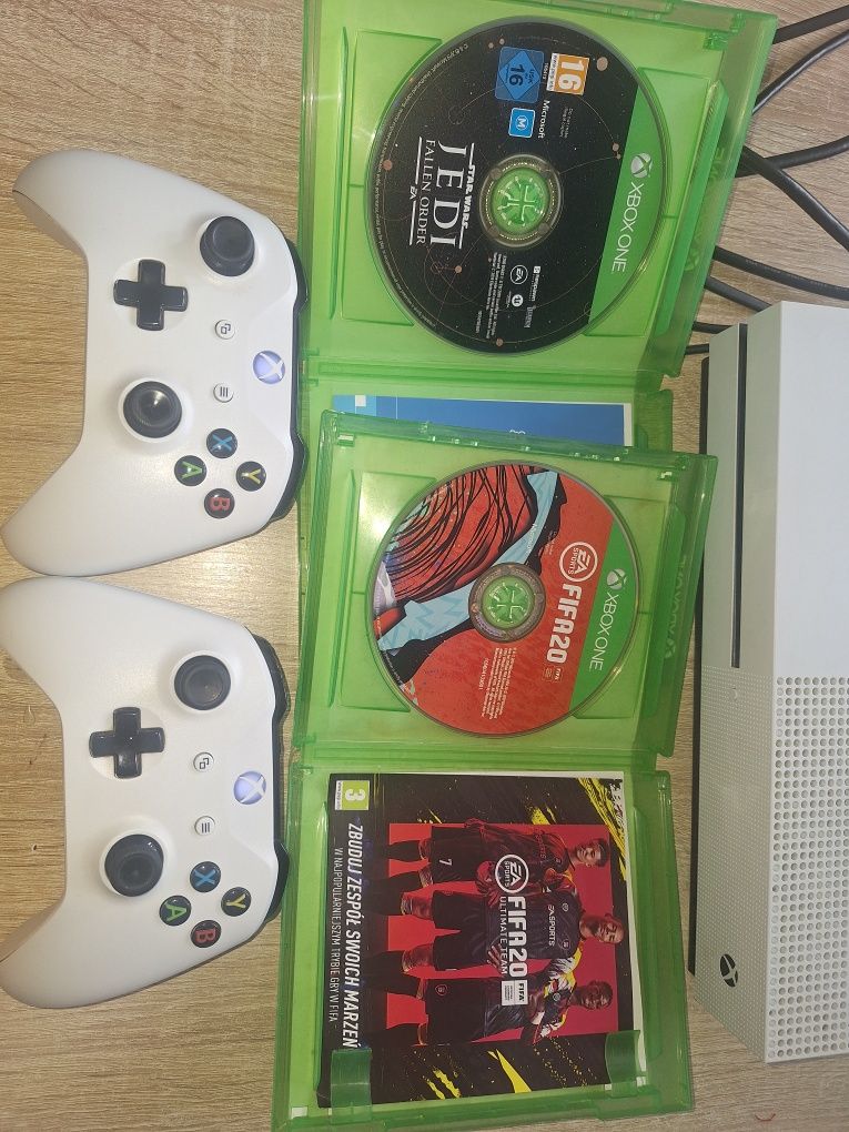 X Box One S 1TB 1 Pad Star Wars Upadły Zakon Fifa 20 wszystko sprawne