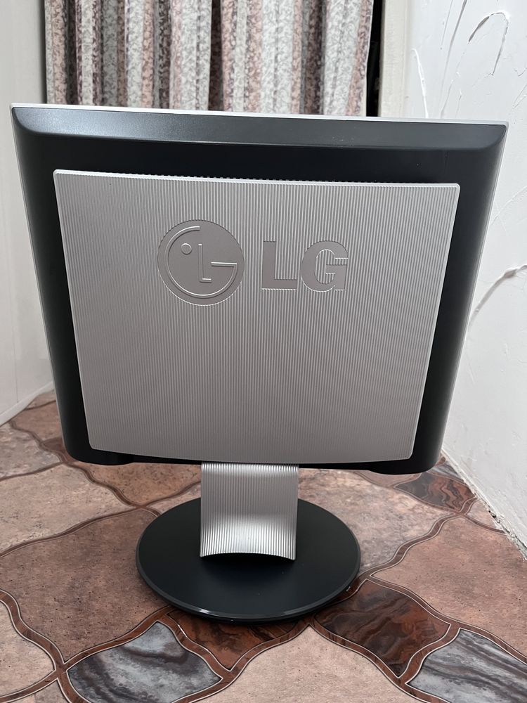 Монітор LG Flatron L1730SSNT