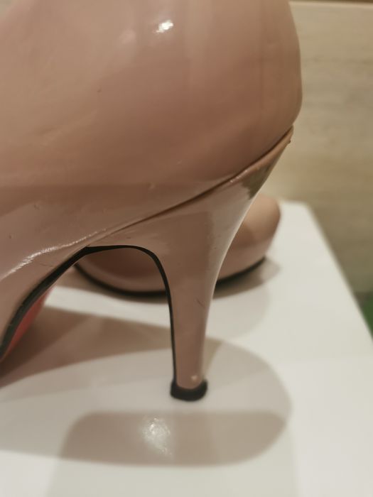 Śliczne buty na obcasie