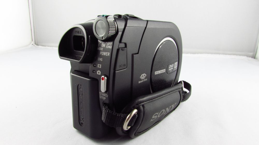 SONY - DCR-DVD110E Kamera cyfrowa