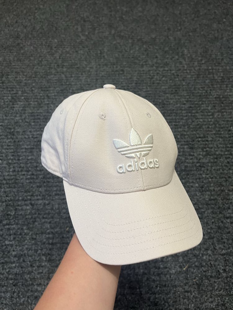 Кепка від Adidas