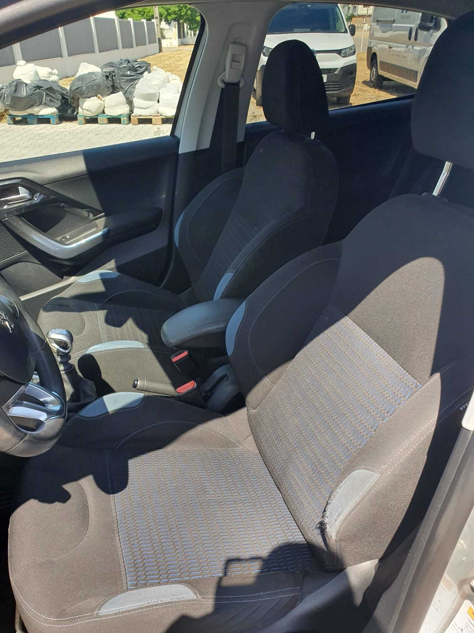 Peugeot 208 1.6 BlueHDi Style