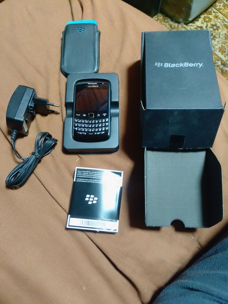 Смартфон BlackBerry 9360

BlackBerry® 9360