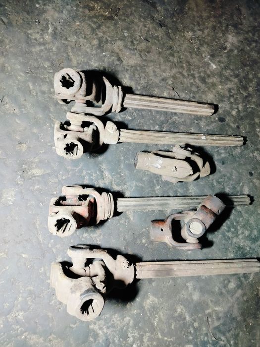 Задній міст трактора ЮМЗ-6 і інші запасні частини.