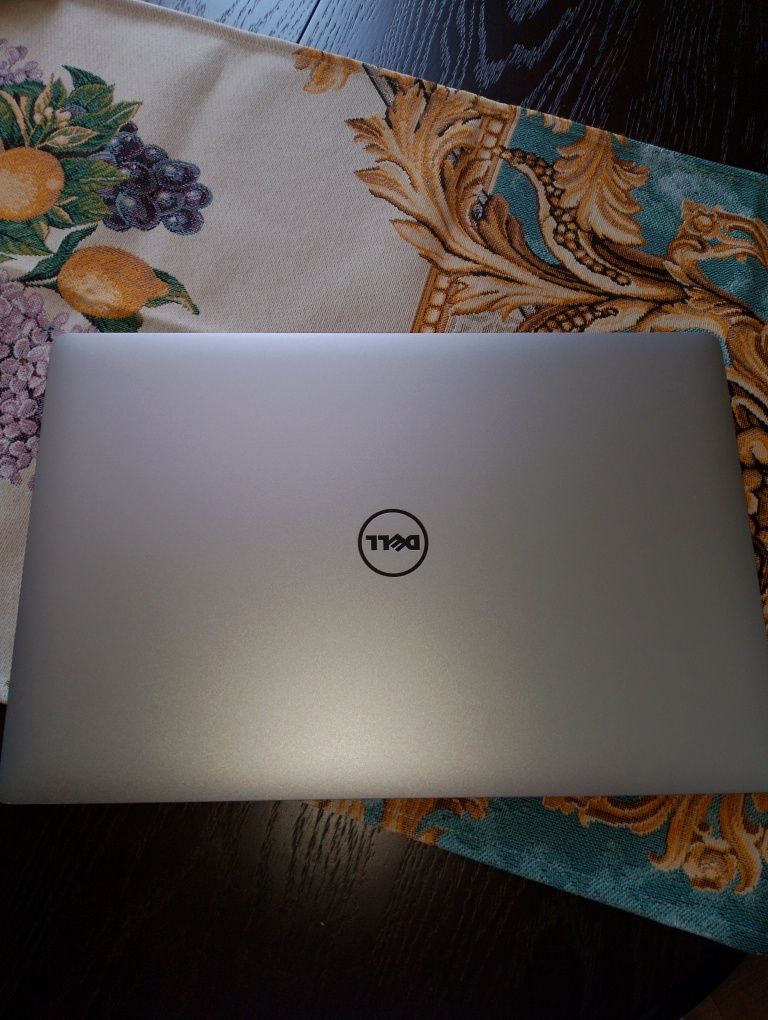 Только Харьков ноутбук  Dell precision 5520 icore7 в новом состоянии