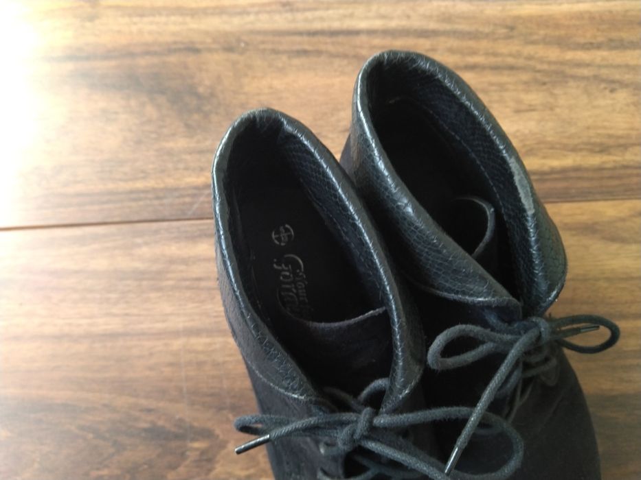 New Look wiązane czarne botki na koturnie 38