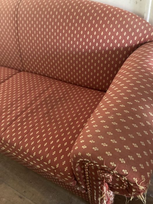 Sofá usado cor bordeaux