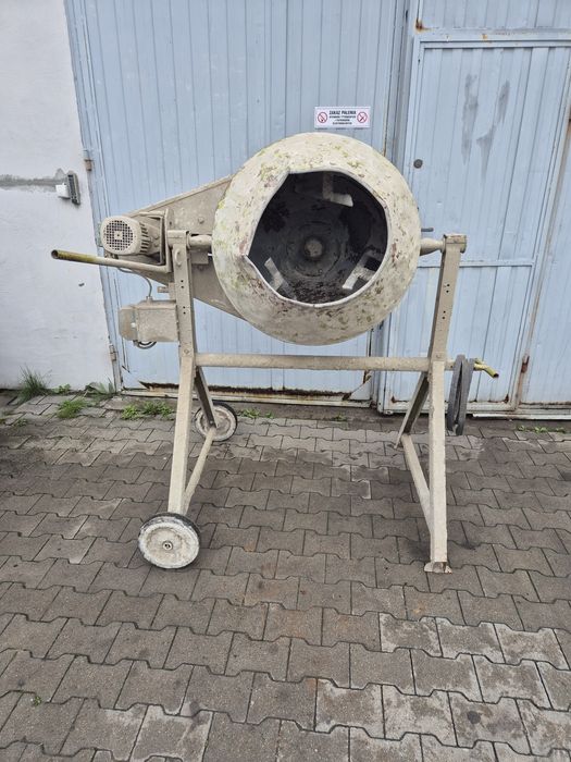 Betoniarka VEB 150l duża 380v na pasku z Niemiec