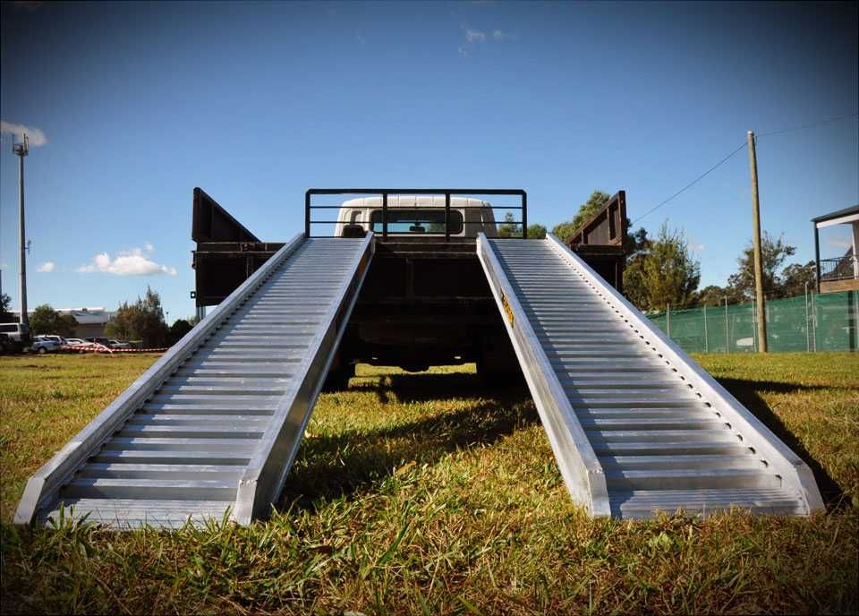 Najazdy Aluminiowe 4m nośność do 2500kg | DOSTAWA ZA DARMO