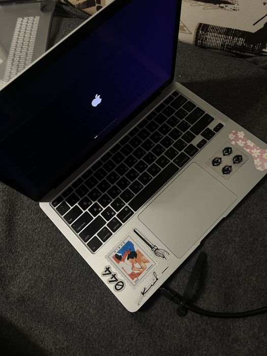 Macbook Air 2020 13,3 i3/ 8гб/256 ГБ