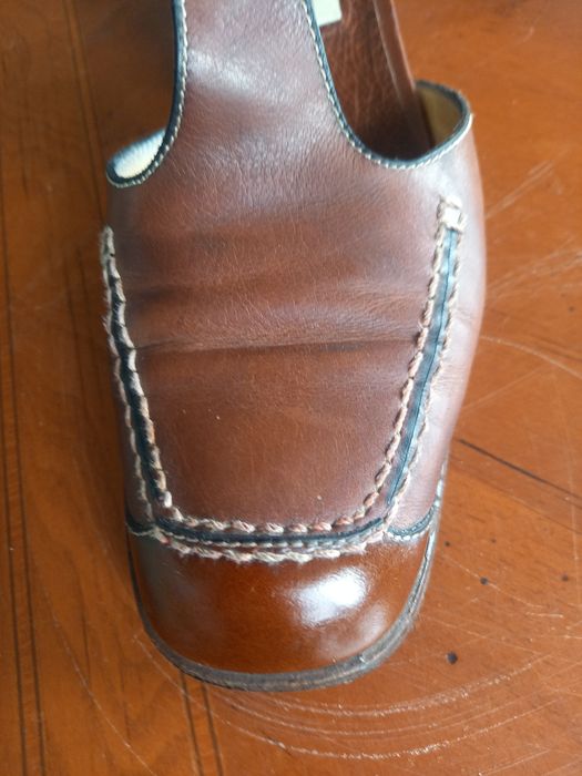 Włoskie brązowe buciki szyte ręcznie