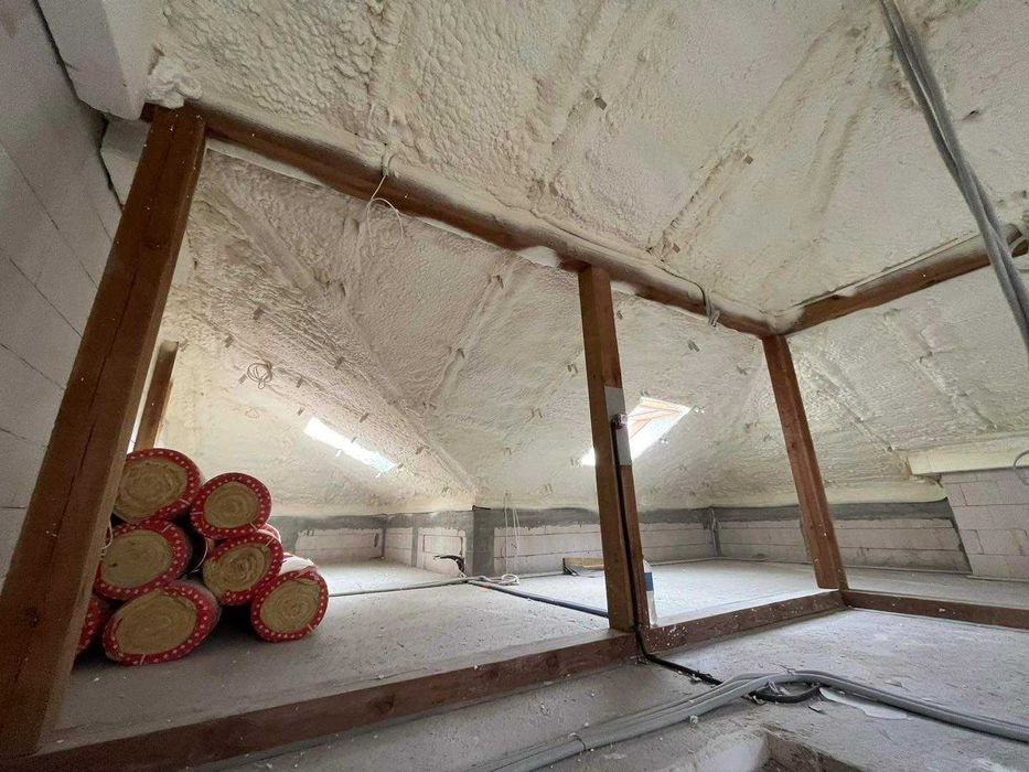 Ocieplanie pianą pur,pianka pur,izolacje natryskowe Darmowa Wycena