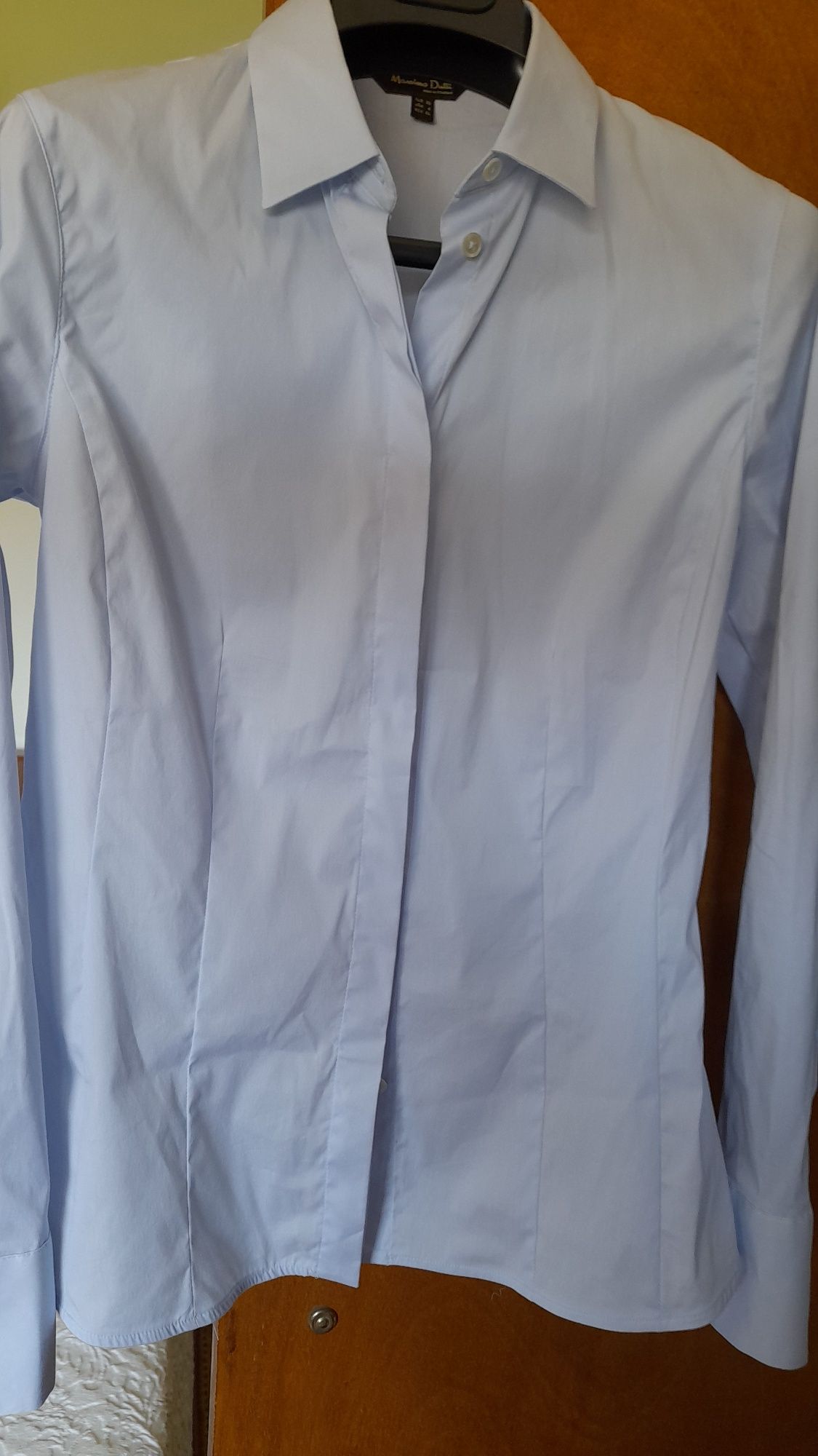 Camisa popelina da Massimo Dutti, azul céu, está nova