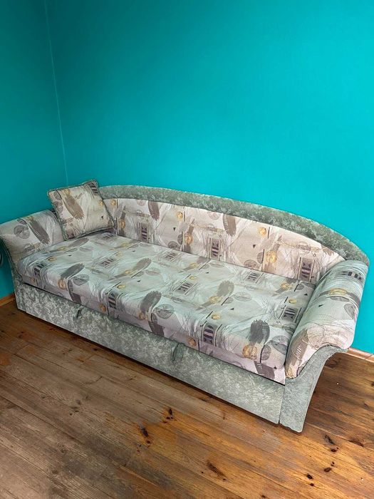 ПРОДАМ ДИВАН-СОФУ, двоспальне ліжко.