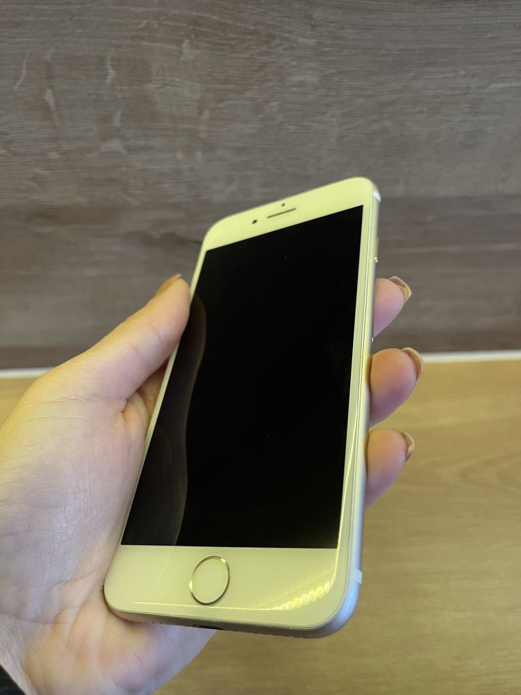 iPhone 7 32GB gold stan idealny