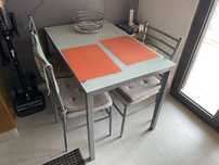 Mesa com cadeiras