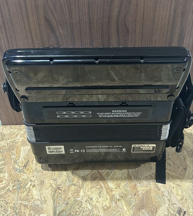 Roland FR-18 (como nova)