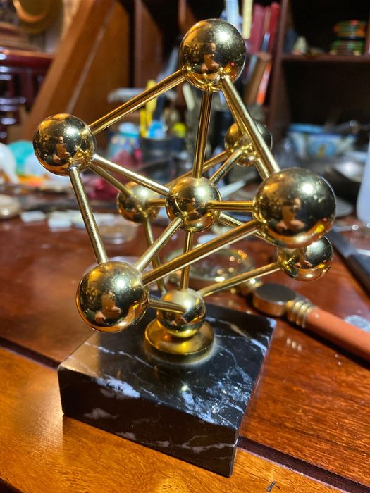 Escultura Vintage Átomo Latão Base Mármore Bruxelas 13 cm