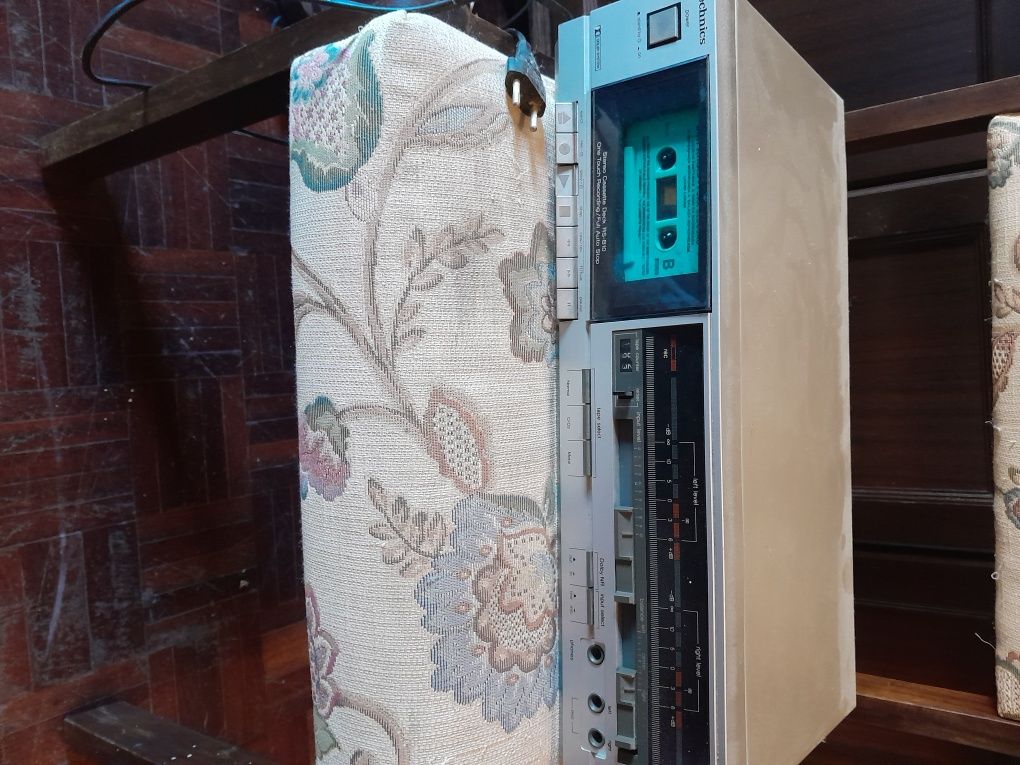 Gravador de cassetes antigo