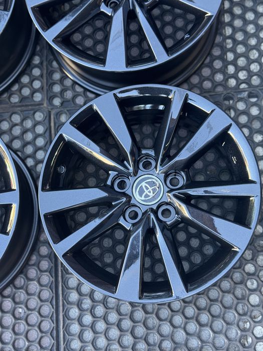 Диски оригінал toyota camry 55 70 avensis corolla auris 5 114,3 r16