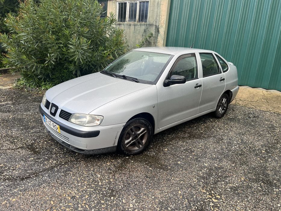 Seat cordoba 1.4 gasolina Ano 2002