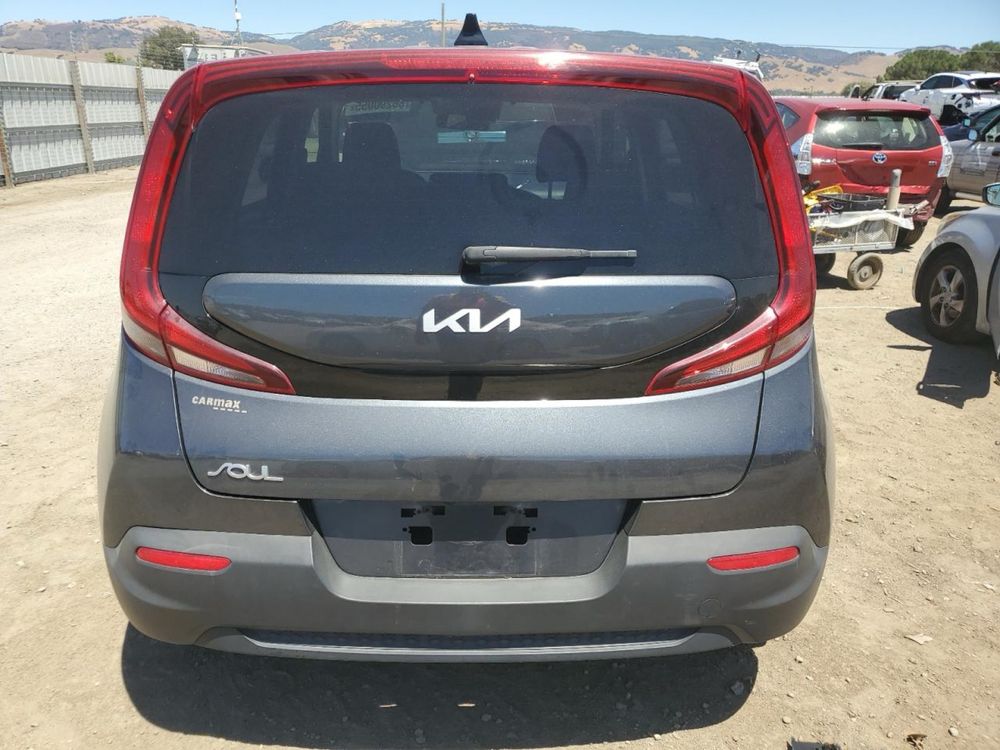 2022 Kia Soul LX ___