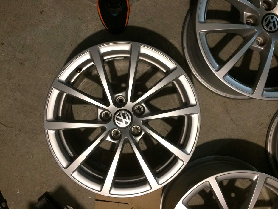 Felgi aluminiowe 17' OEM VW Golf VIII Passat B7 B8 Touran T-Rock Caddy