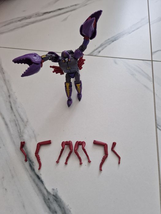 Figurka transformens skorpion