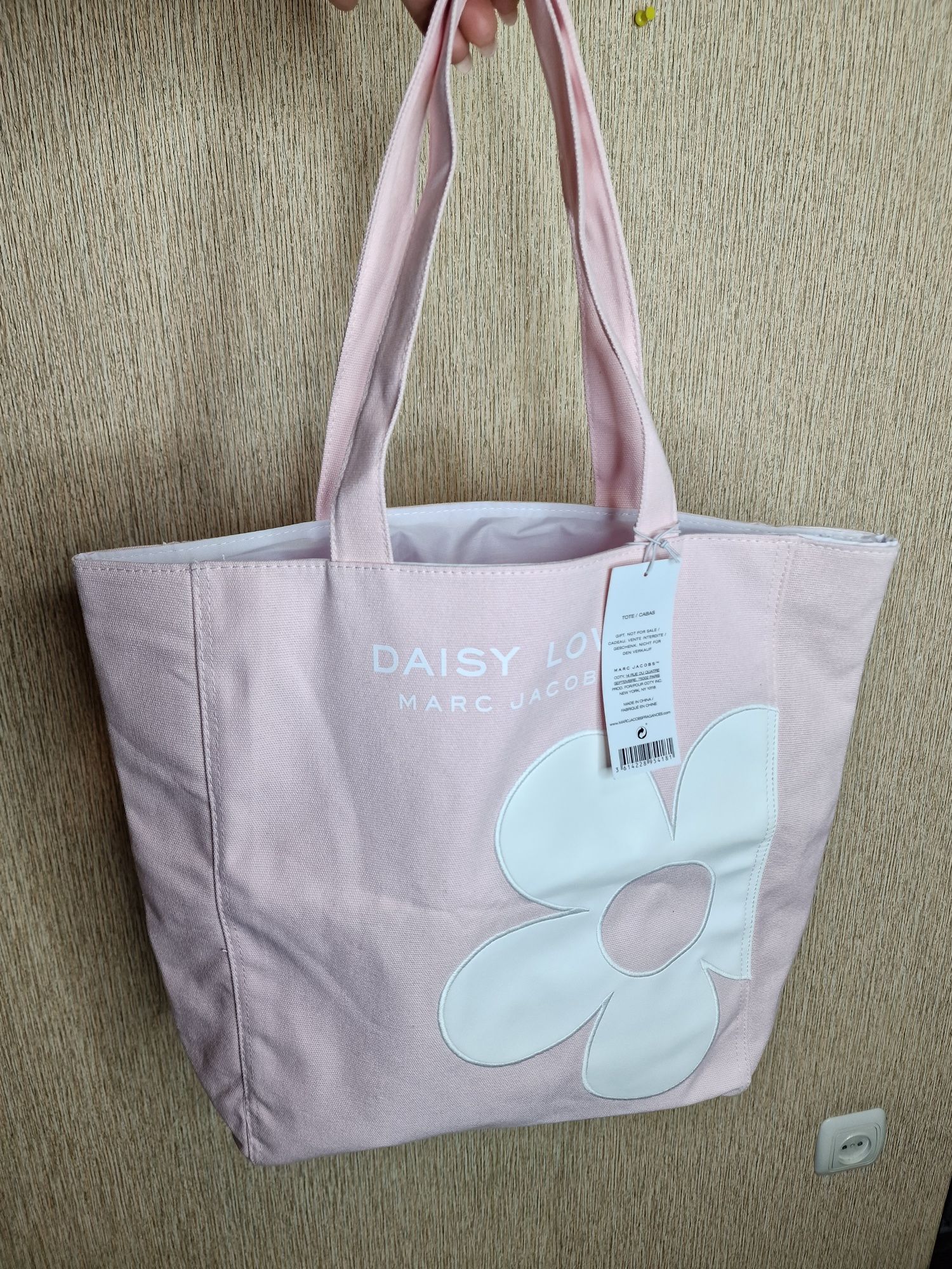 ніжний шопер , сумка marc jacobs Daisy  Love, оригінал, новий
можна на