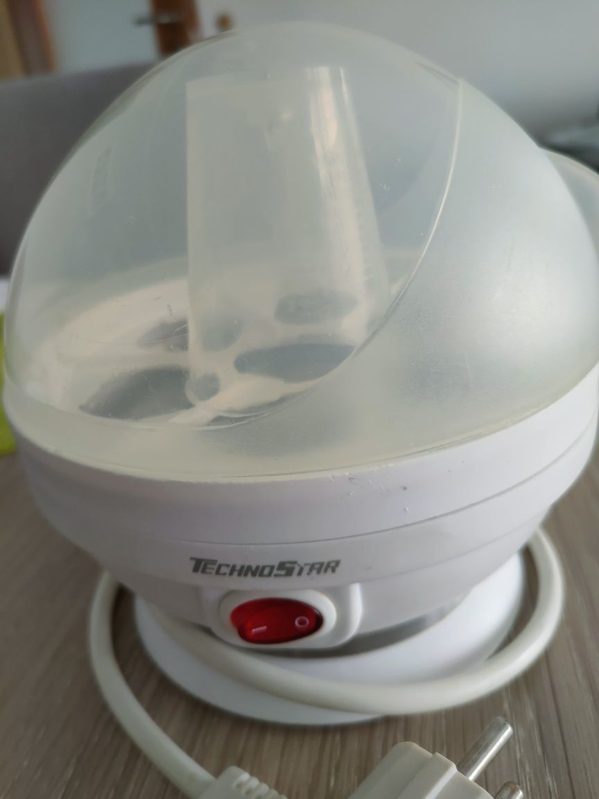 Jajowar firmy Technostar.
