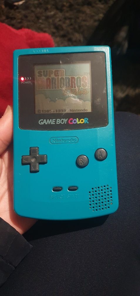 Gameboy color com jogo super mario