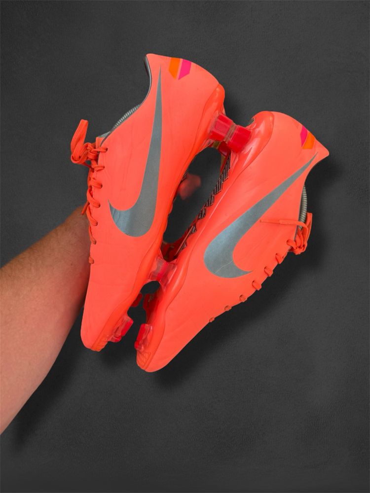 Футбольные бутсы Nike Mercurial Vapor VIII / 42-43 размер / 27 см