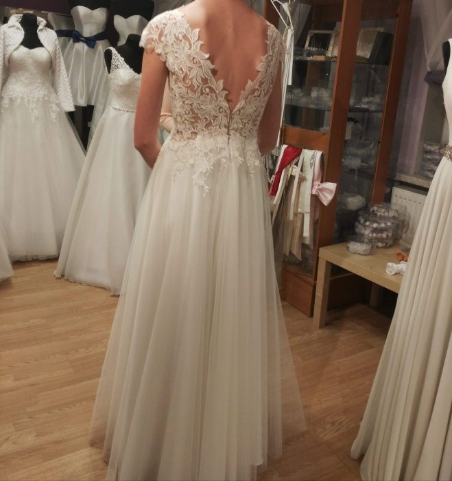 Rustykalna suknia ślubna na wzór Anny Kary