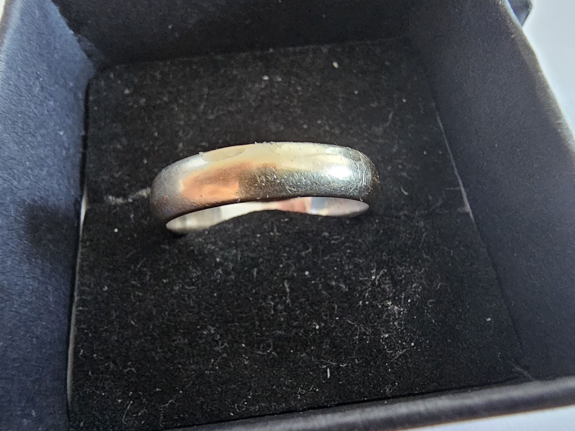 Anel ouro branco 18k com brilhantes