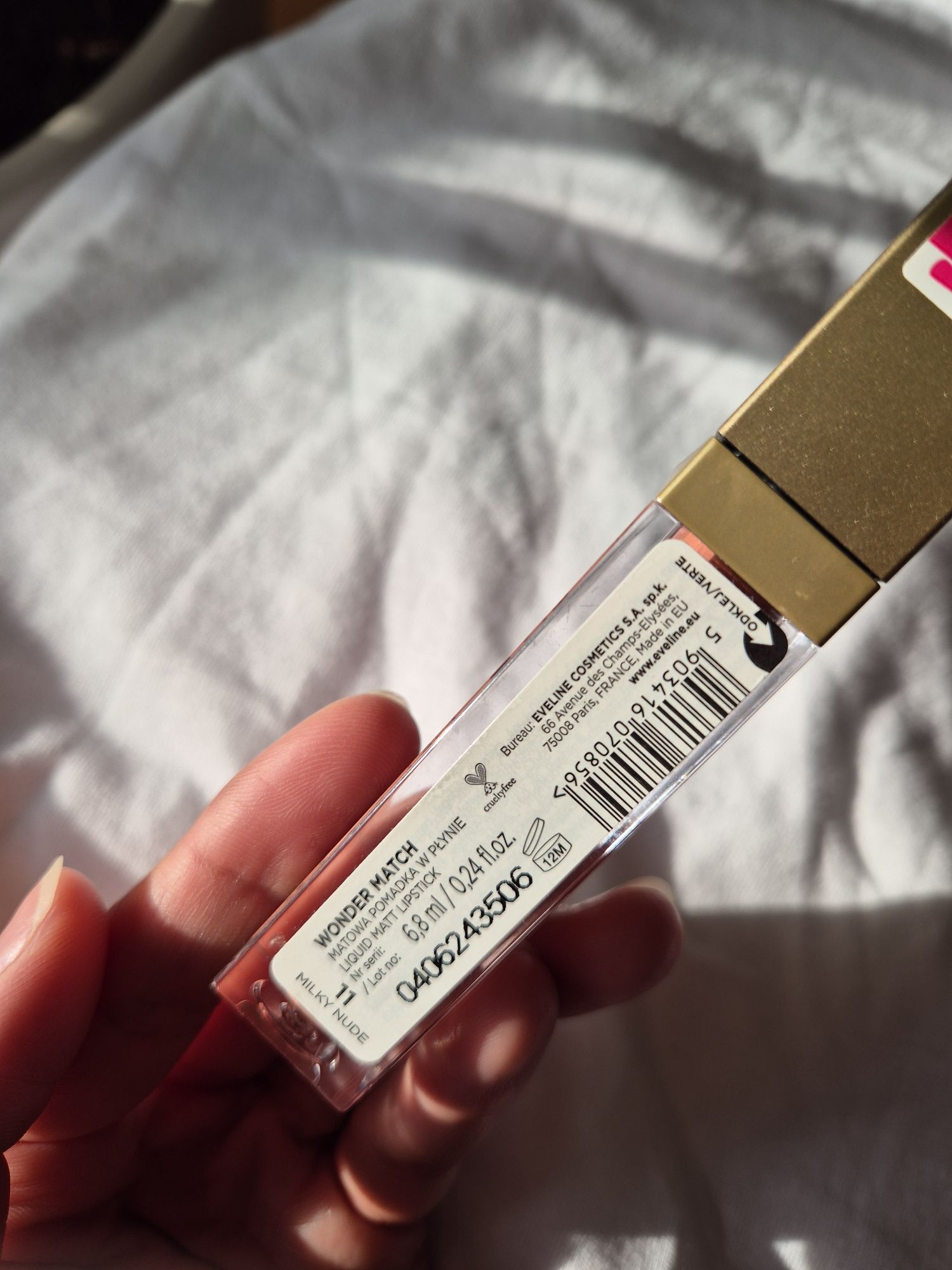 Eveline Wonder Match, Matowa pomadka w płynie, odcień 11 Milky Nude