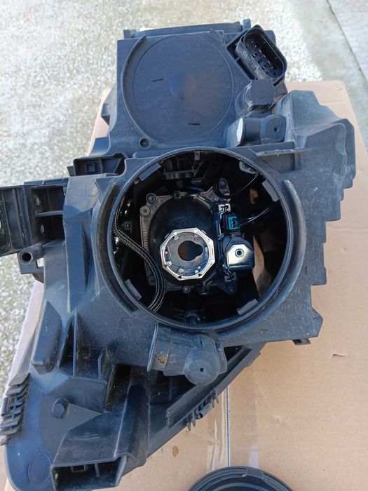 Farol Frontal Mercedes CLA 2015